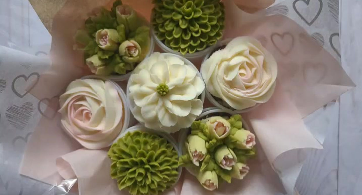 Bundt Cake Bouquet